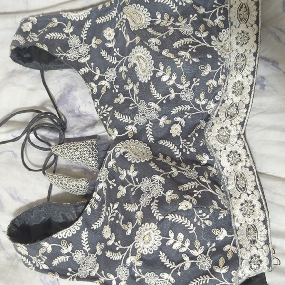 Grey lehenga - Picture 4 of 6